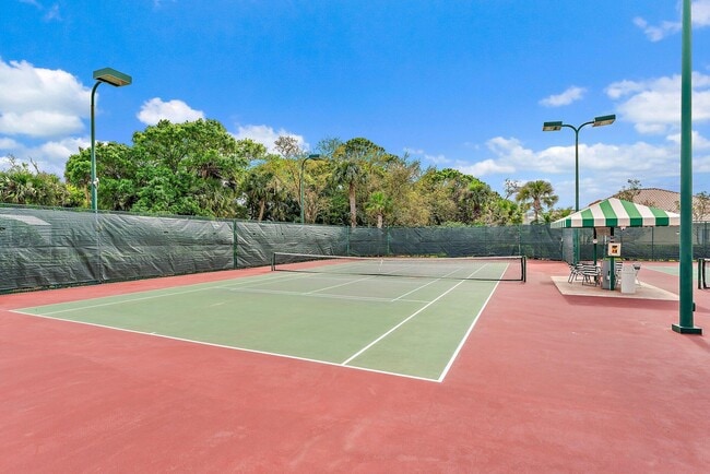 Building Photo - 9083 SE Hawks Nest Ct