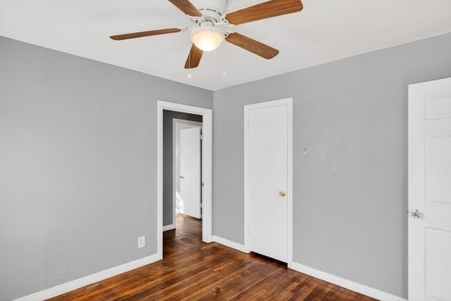 Building Photo - 2011 W 16th St