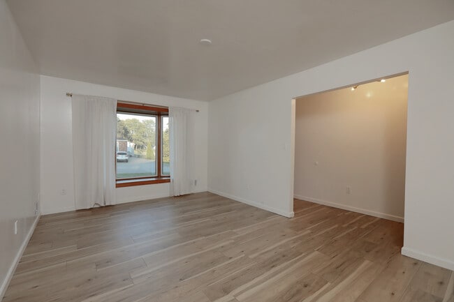 Building Photo - 2509 Paddock Ct