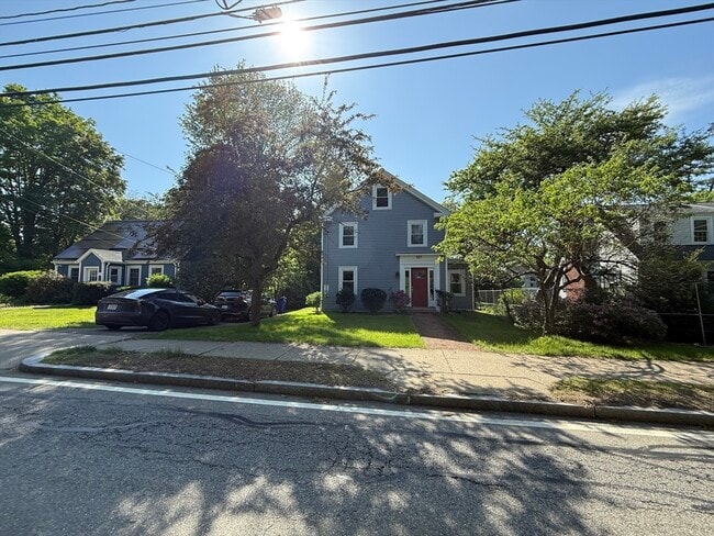 Primary Photo - 581 Grove St