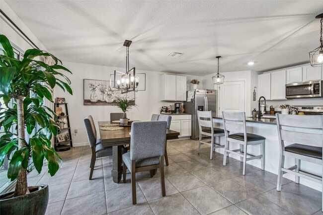 Building Photo - 3139 Silver Date Dr