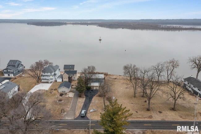 Building Photo - 15326 N River Beach Dr