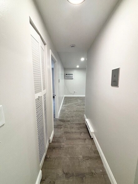 Building Photo - 75 Vine St