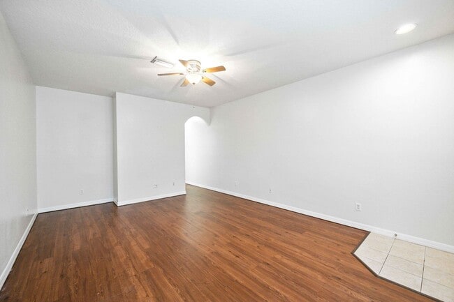 Building Photo - Delightful 2BR, Den /2.5BA Townhouse (Townhomes at Lighthouse Cove)