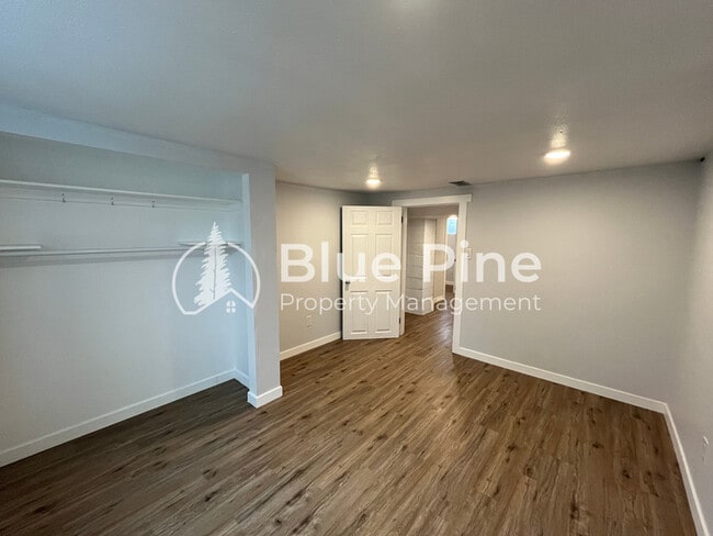 Building Photo - 1322 S 4th Ave