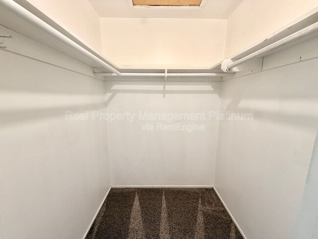 Building Photo - 5694 N 9th St