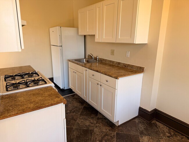 Building Photo - 52-54 Alden St