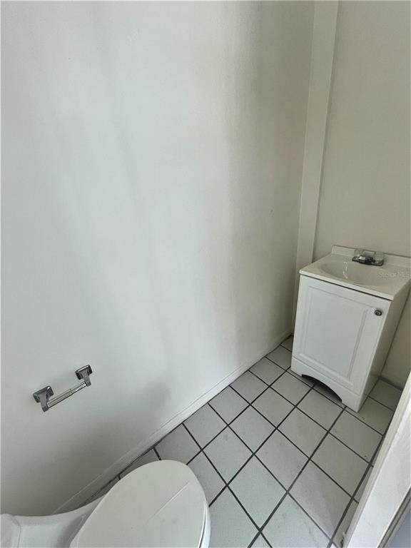 Building Photo - 304 Crisan Ct