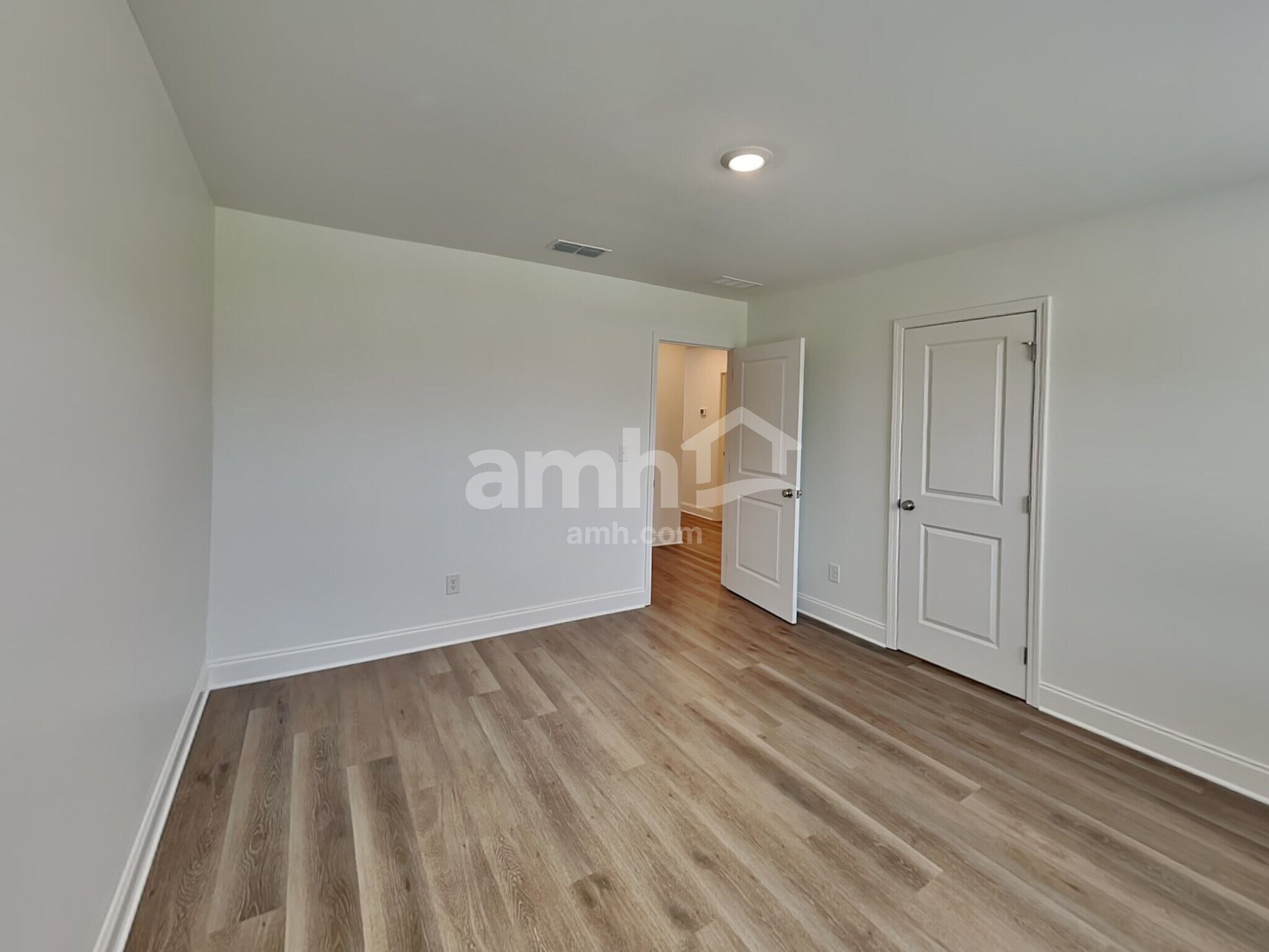 Building Photo - 200 Argea Dr