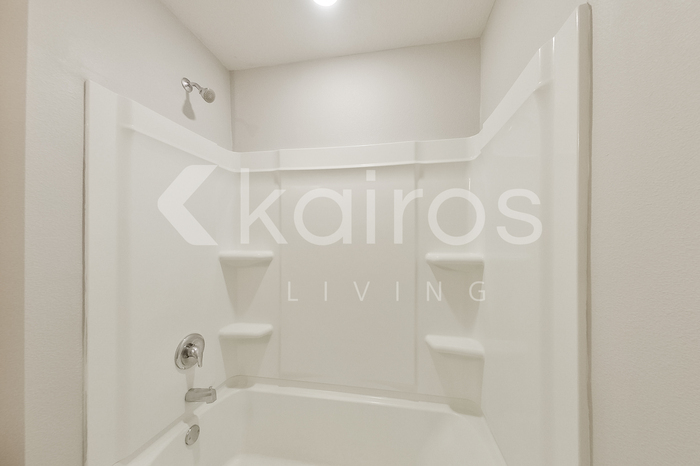Building Photo - 131 Swallowtail Ln