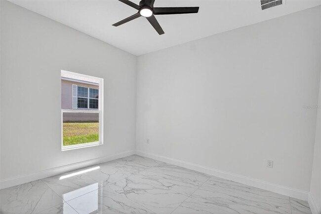 Building Photo - 89 Fairway Cir