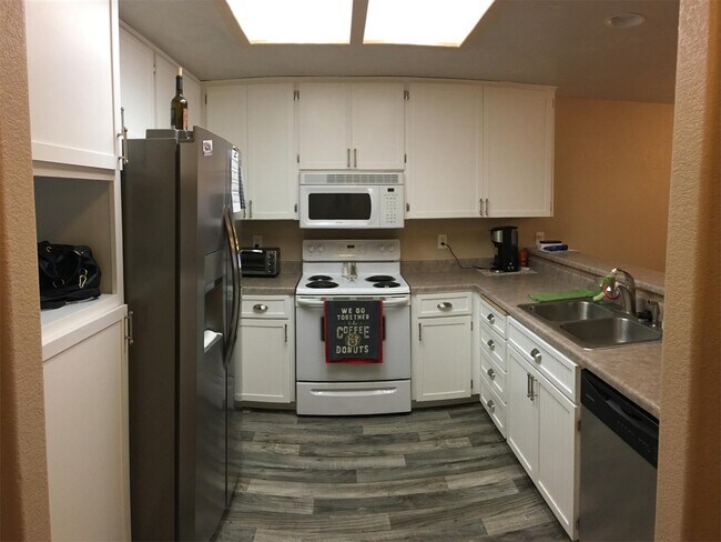 Building Photo - 436 Crystal Dr