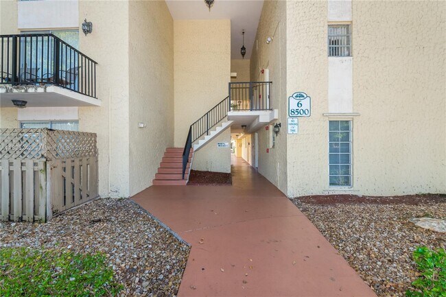 Building Photo - 8500 SW 109th Ave