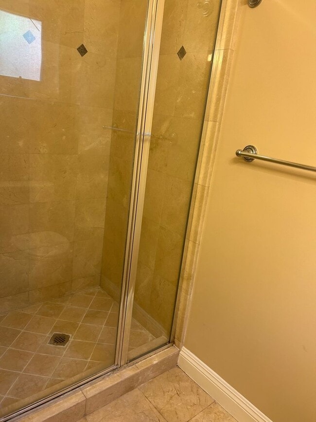 Building Photo - Amazing 3 story free standing contemporary house with terrific ocean views in Playa Del Rey