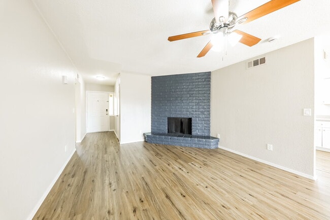 Building Photo - 4124 N 106th Ave