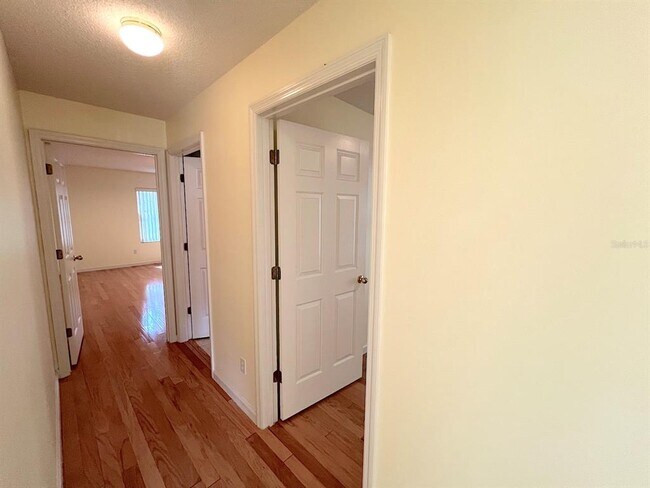 Building Photo - 87 Rose Dr