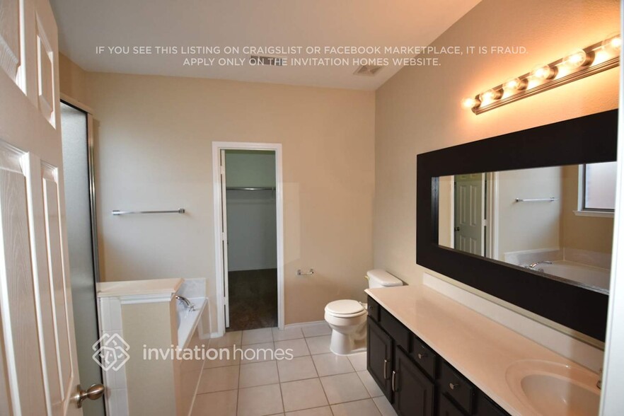 Building Photo - 9156 Brook Hill Ln