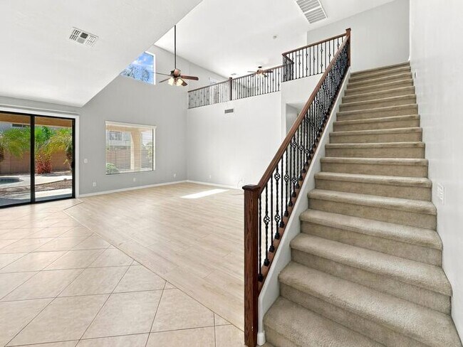 Building Photo - Gilbert 5-Bedroom Home with Pool, Loft & Primary Suite Downstairs – Minutes from Gilbert Regional...