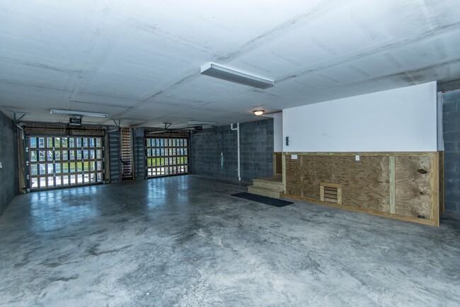 Building Photo - Beautiful Oyster Point Townhome - Mt. Plea...