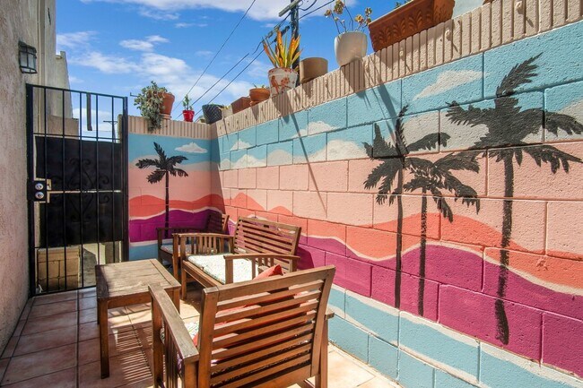 Building Photo - Renovated three-bedroom, three-bath 2-stor...