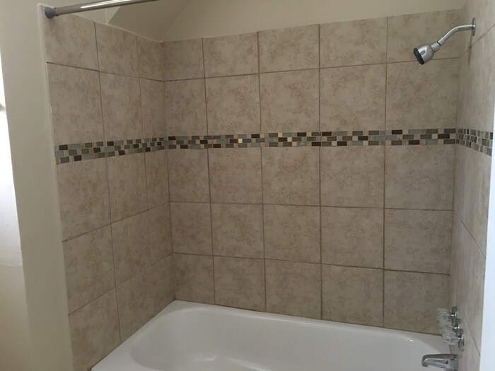Building Photo - 10734 Sagewillow Ln