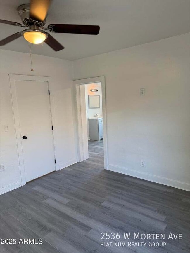 Building Photo - 2536 W Morten Ave