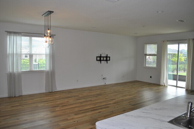 Building Photo - 612 Champion Ridge Dr