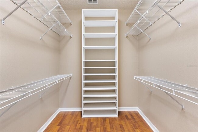 Building Photo - 3909 River Crest Cir