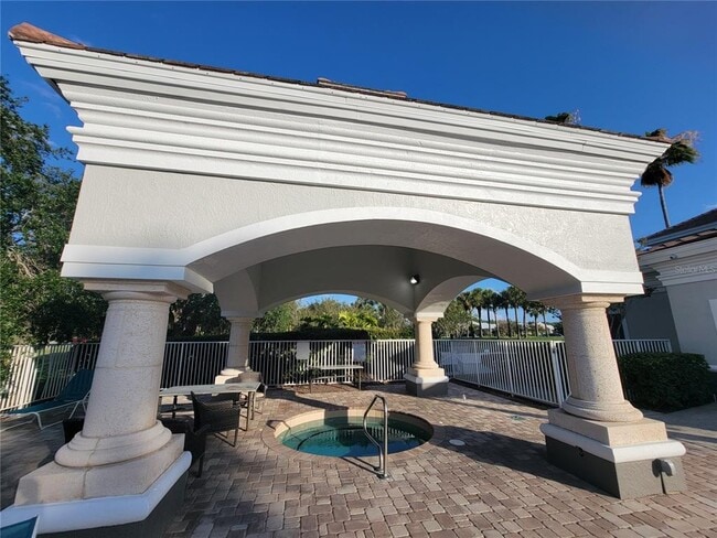 Building Photo - 14013 Fairway Island Dr