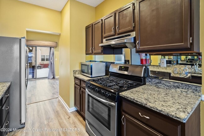 Building Photo - 707 Hatchery Ct