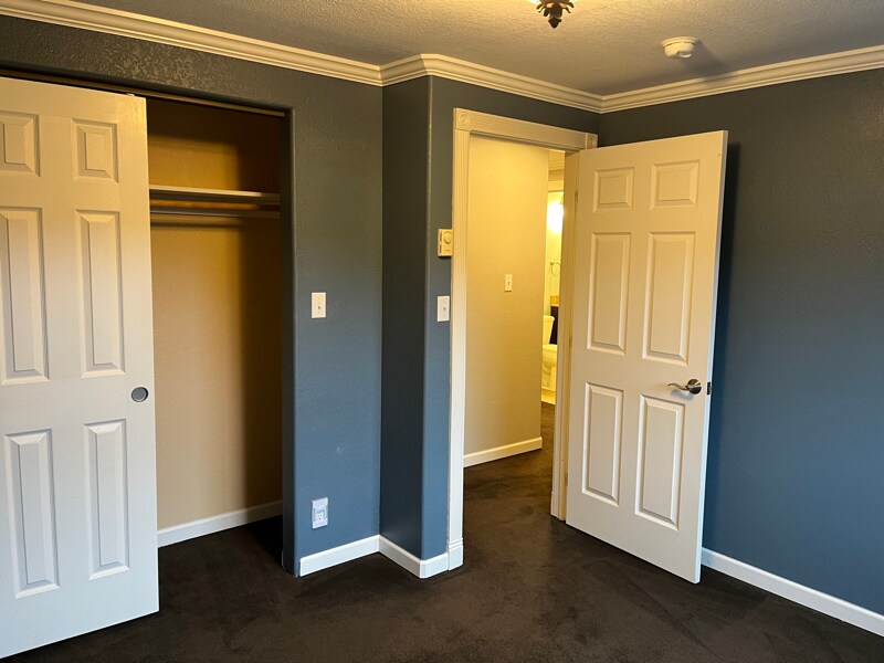 Building Photo - 405 S 8th St