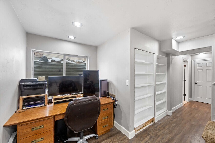 Building Photo - 7102 N Mohican Dr