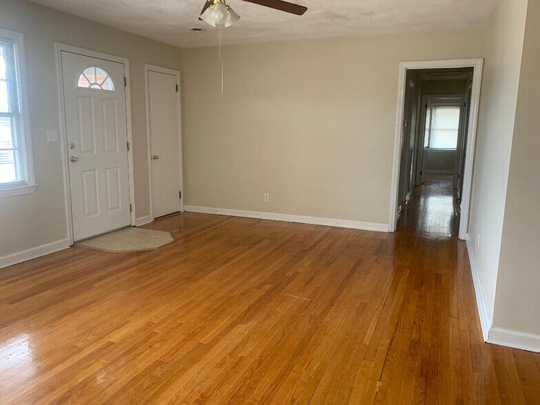 Building Photo - 2916 Walden Dr