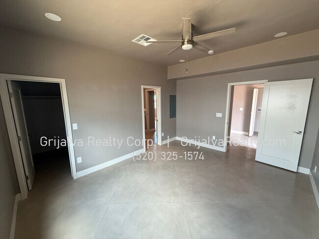 Building Photo - 3861 E 3rd St