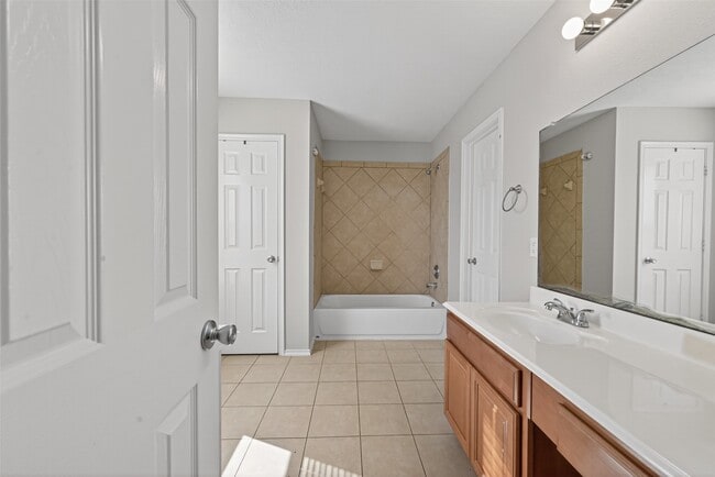 Building Photo - 20631 Tayman Oaks Dr