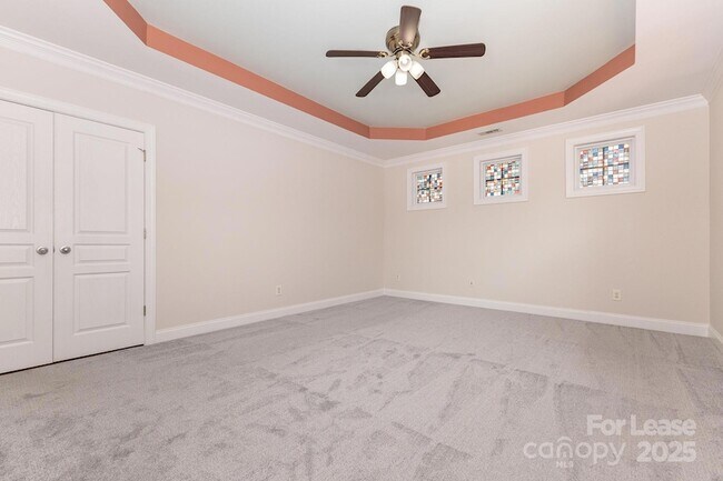 Building Photo - 9429 Ridgeforest Dr
