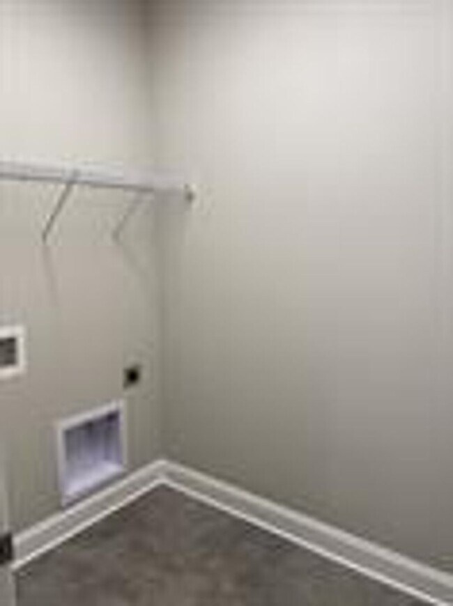 Building Photo - 247 Claremont Ct