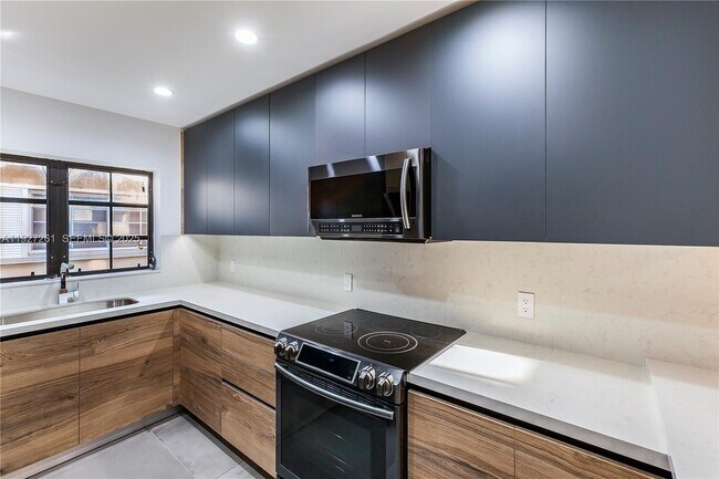 Building Photo - 407 Minorca Ave