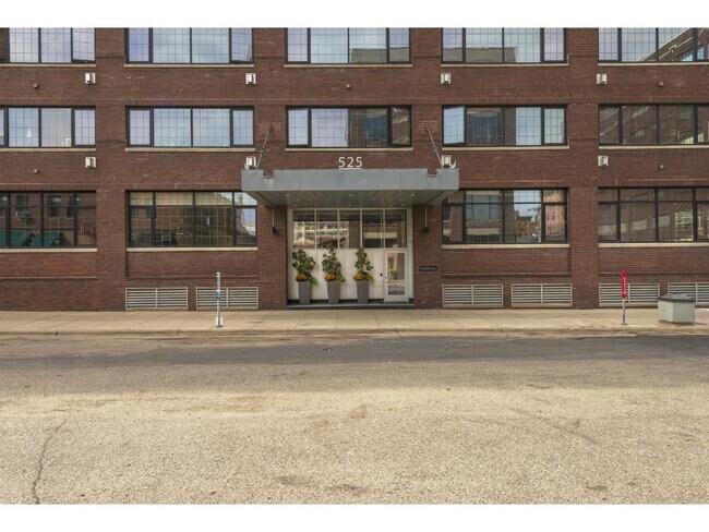 Building Photo - 525 N 3rd St