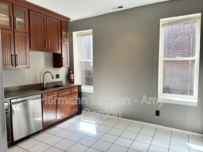 Building Photo - 4738 Olive St