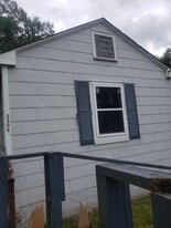 Building Photo - 2204 Sweet Briar Dr