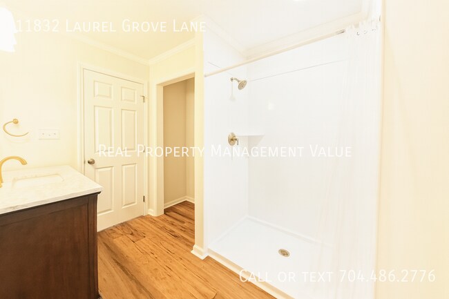 Building Photo - 11832 Laurel Grove Ln