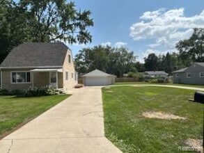 Building Photo - 6199 Monrovia Dr