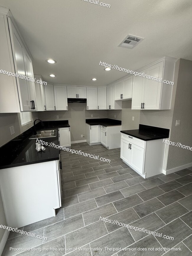 Building Photo - Nice Home For Rent