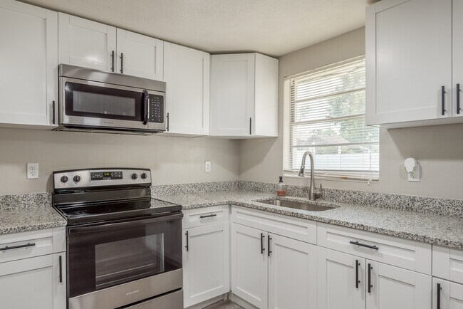 Building Photo - 5646 Festivo Dr