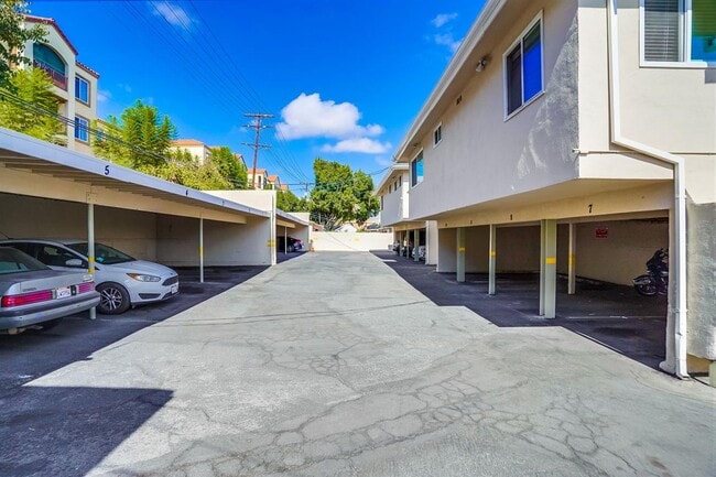 Building Photo - 6117 11th Ave