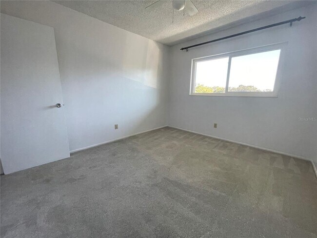 Building Photo - 2359 Finlandia Ln
