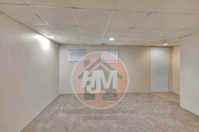Building Photo - 1105 N Central Ave