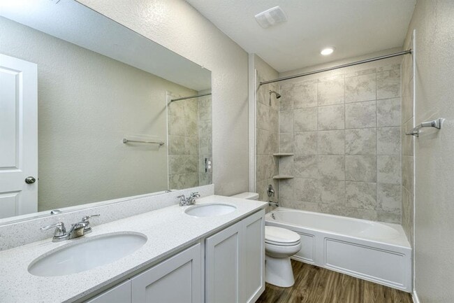 Building Photo - 111 Mountain Maple St