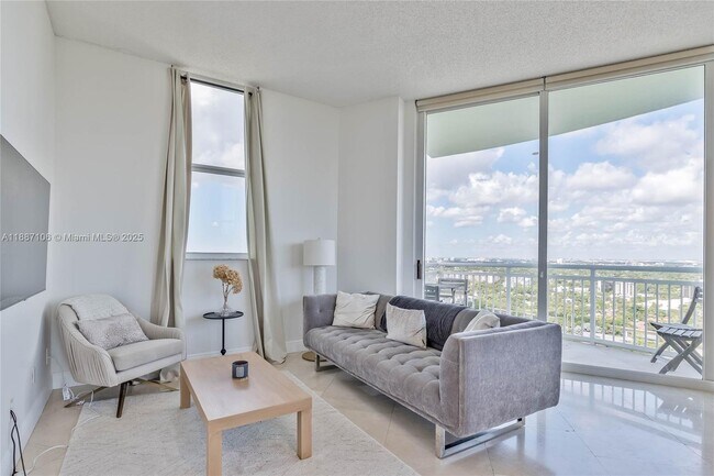 Building Photo - 2475 Brickell Ave